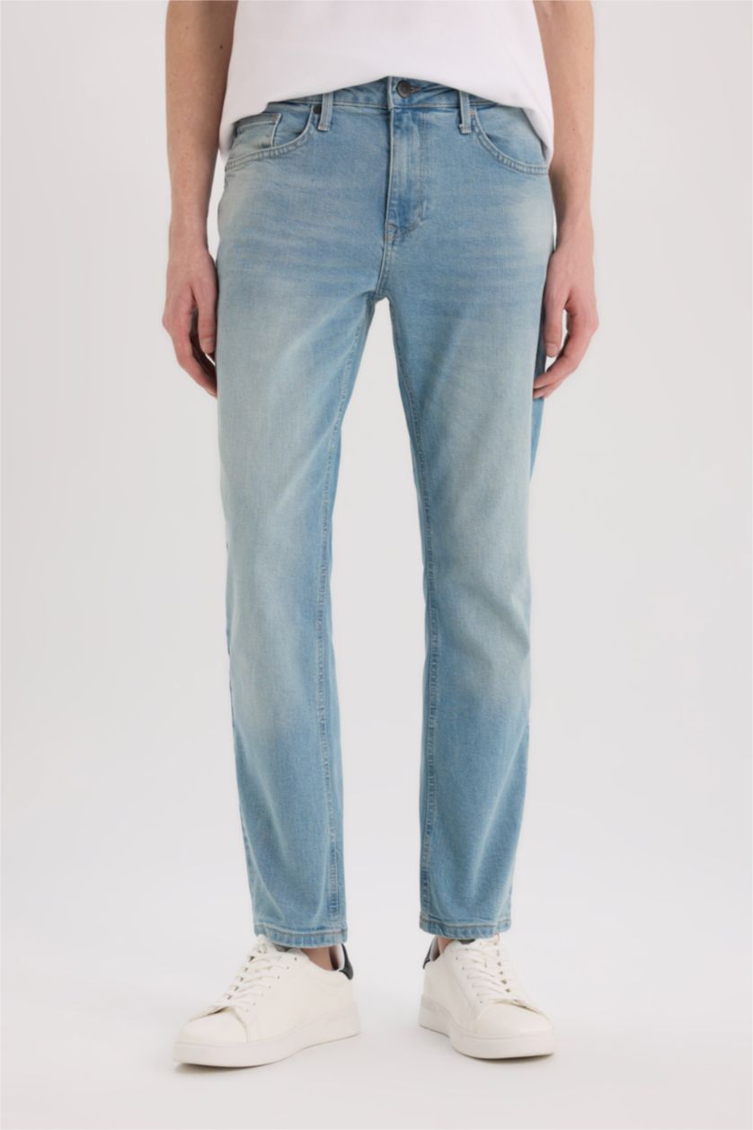 MAN Light Green Sergio Regular Fit Normal Waist Jeans