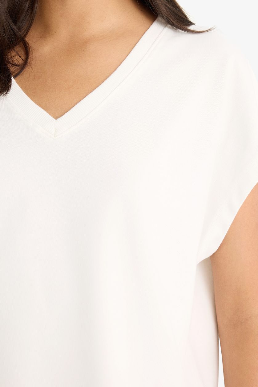 Kadın Ekru 	Regular Fit V Yaka Basic Düz Premium Kolsuz Tişört