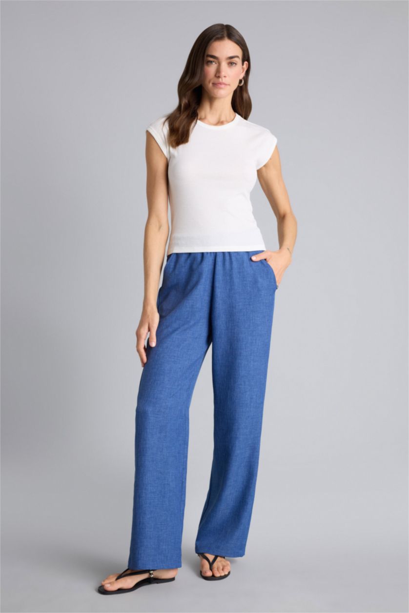 Woman White Woman Short Sleeve T-Shirt