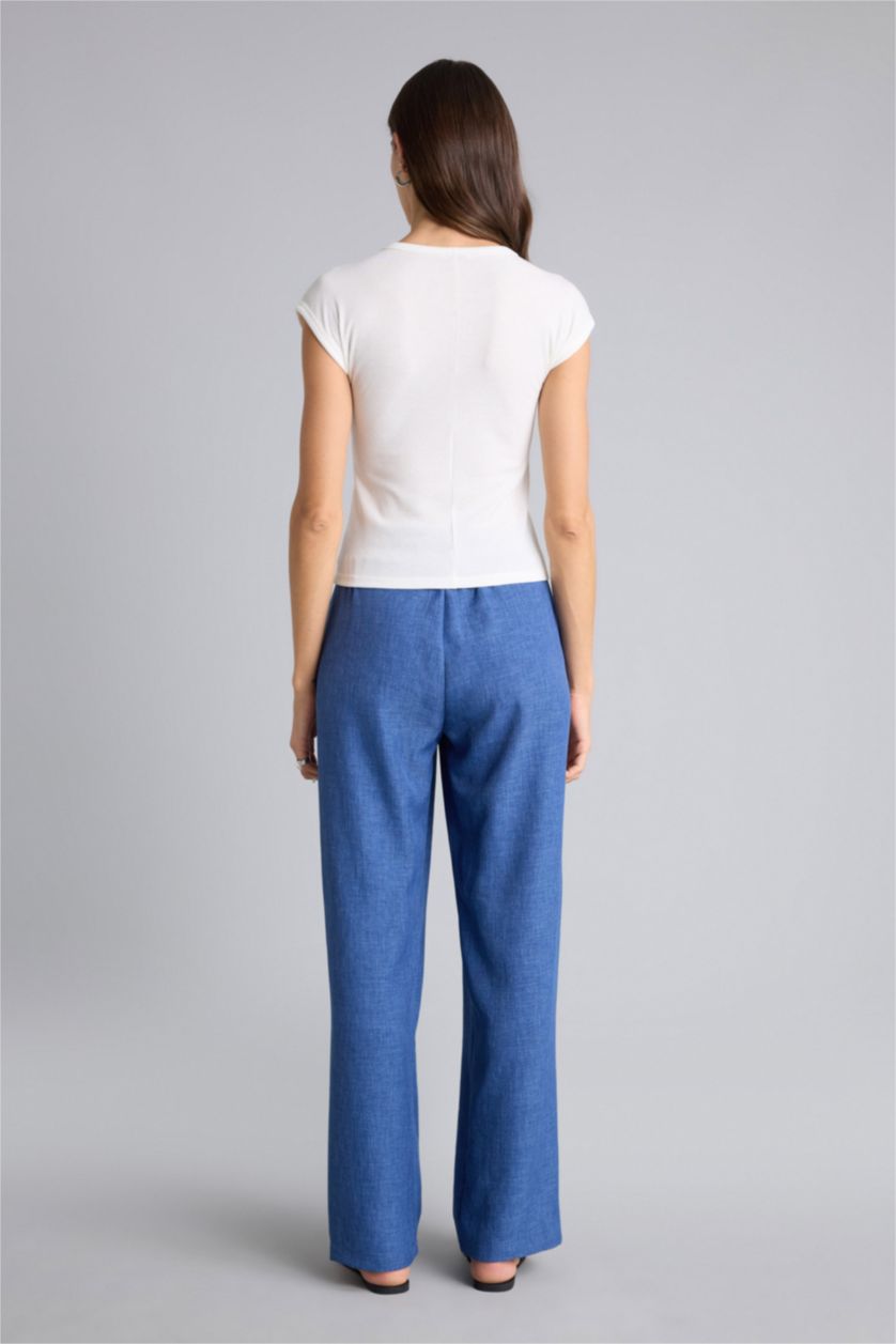 Woman White Woman Short Sleeve T-Shirt