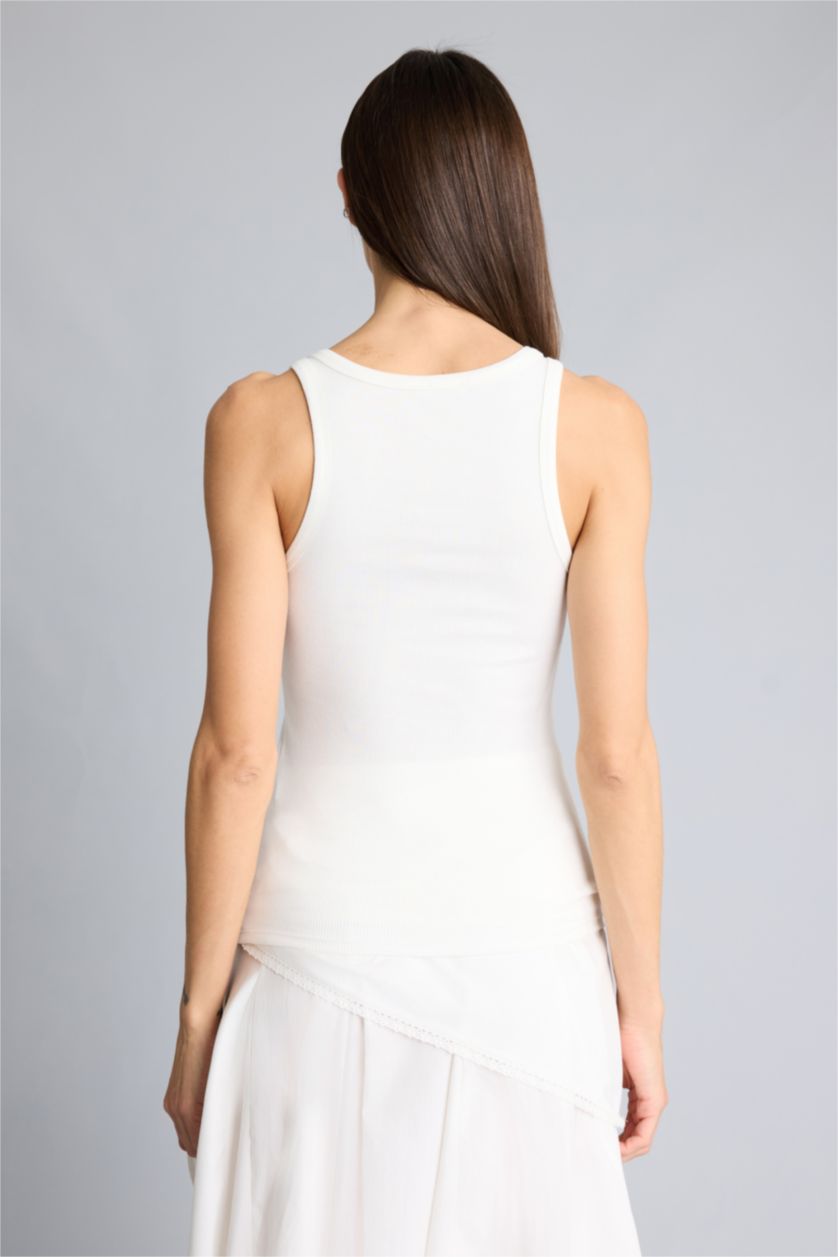 نساء بيج فاتح فانيلة مضلع سليم فيت بياقة مدورة بيزك