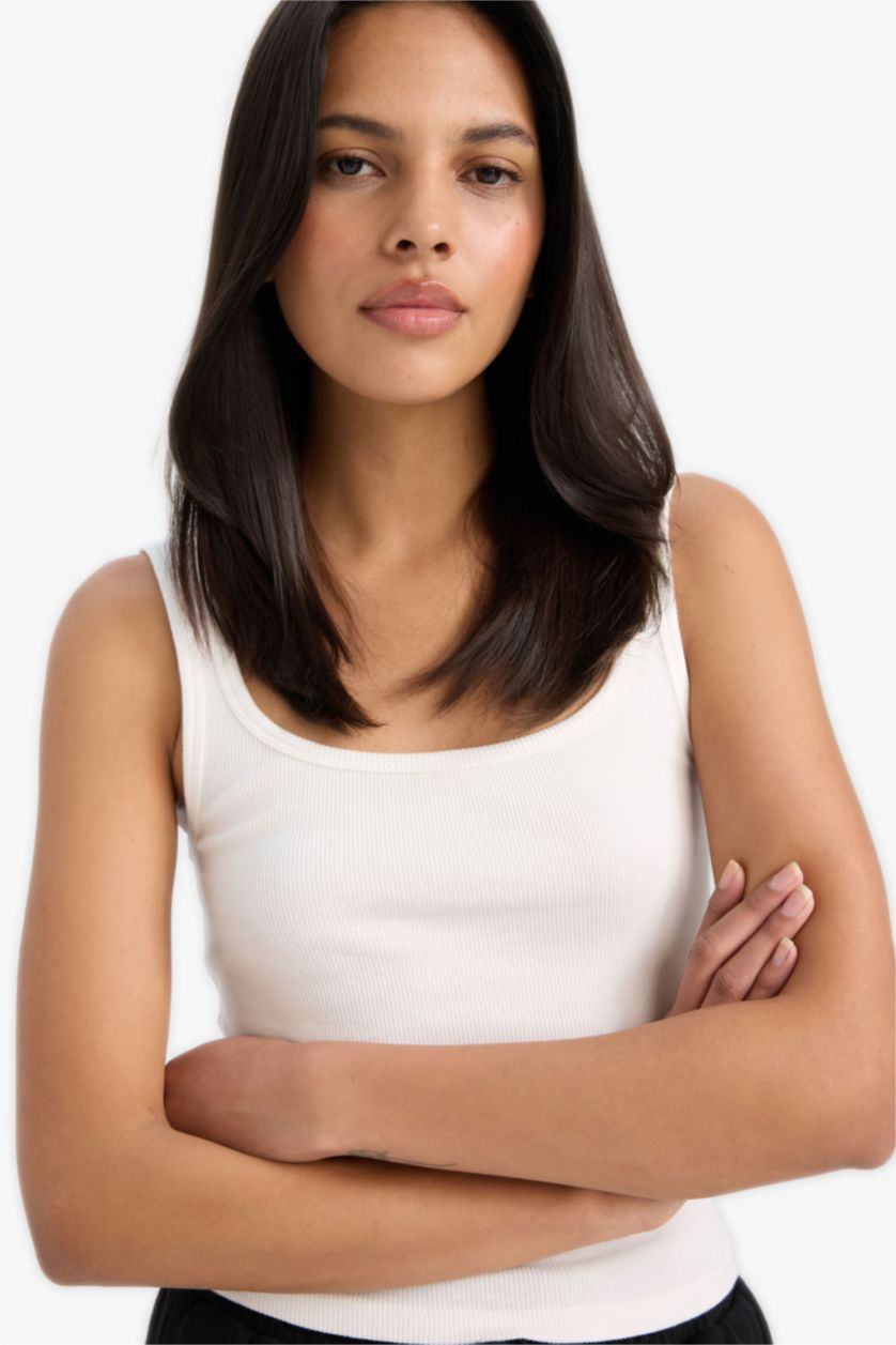 Kadın Kırık Beyaz Slım Fıt Basıc Düz Yuvarlak Yaka Fitilli Kaşkorse Atlet