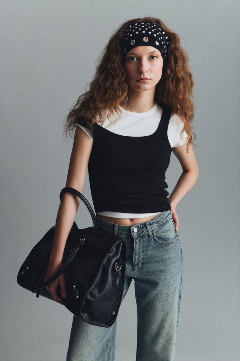 Woman Black Slim Fit Basic Camisole Round Collar Tank Top