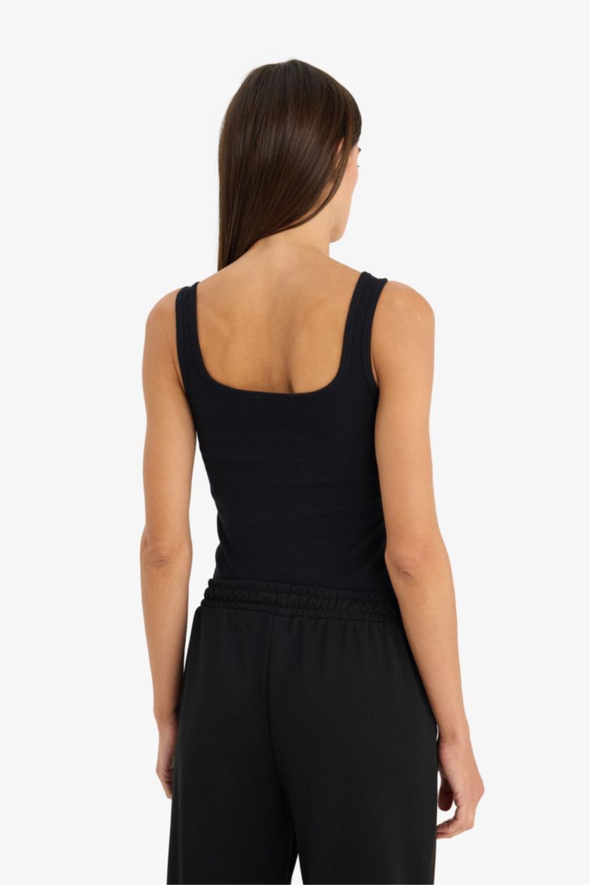 Woman Black Slim Fit Basic Camisole Round Collar Tank Top