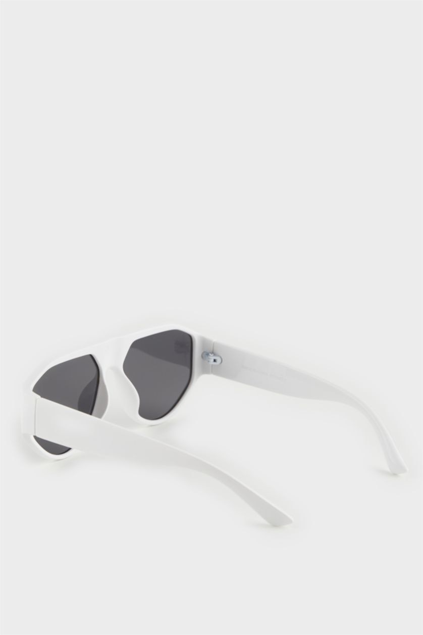 Woman White Woman Round Sunglasses