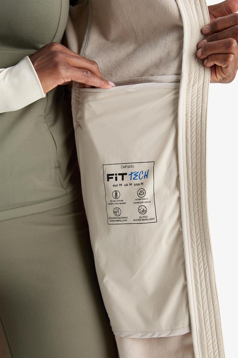 Kadın Bej Su İtici Softshell Slim Fit Dar Kesim Kapüşonlu Fermuarlı Cepli Parka