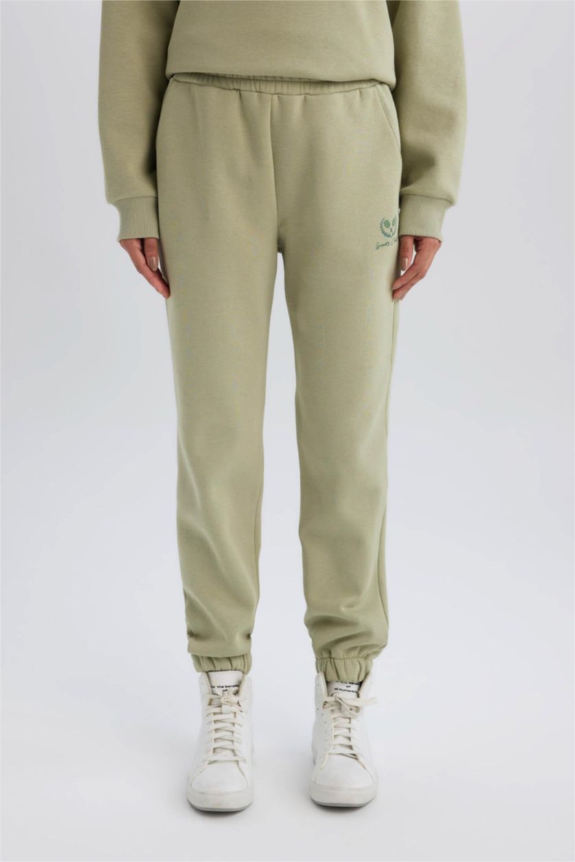 Kadın Açık Haki Kalın Sporcu Jogger Eşofman Altı Cepli Baskılı Standart Boy