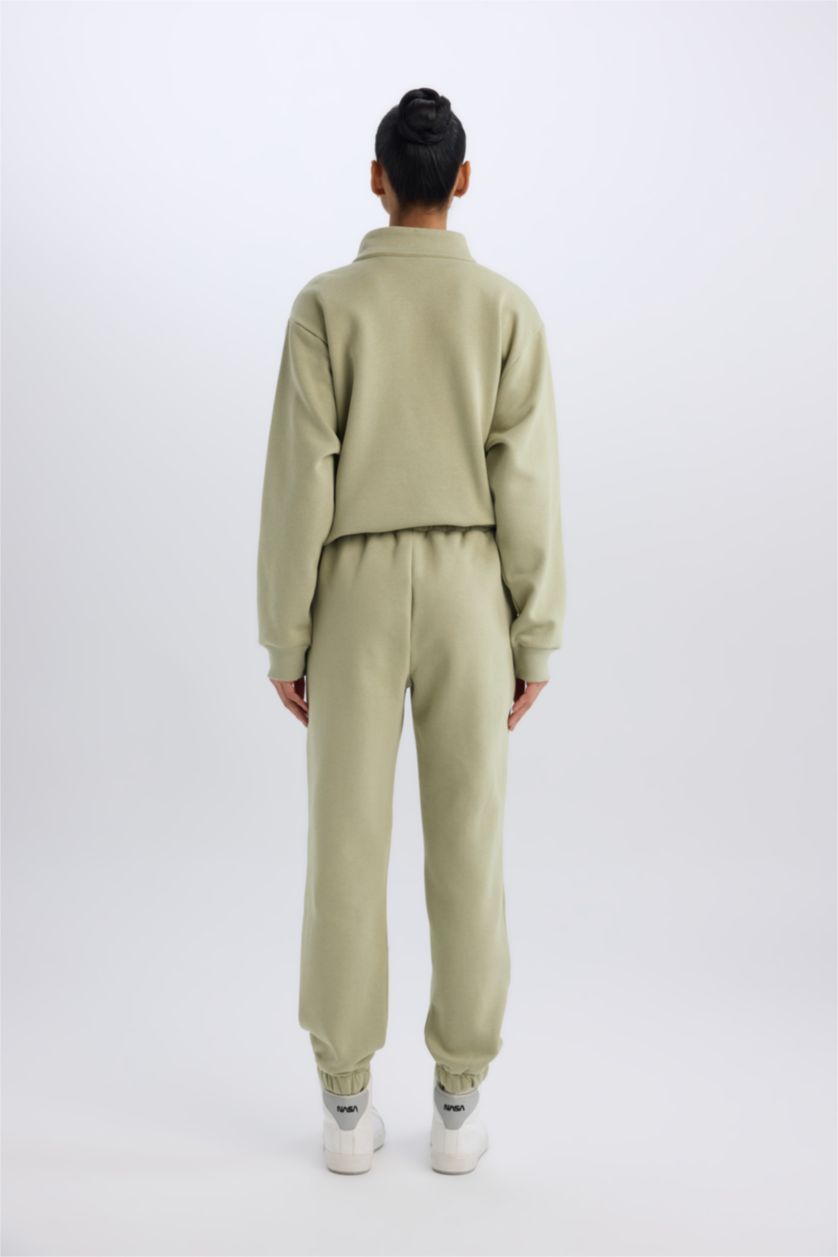 Kadın Açık Haki Kalın Sporcu Jogger Eşofman Altı Cepli Baskılı Standart Boy