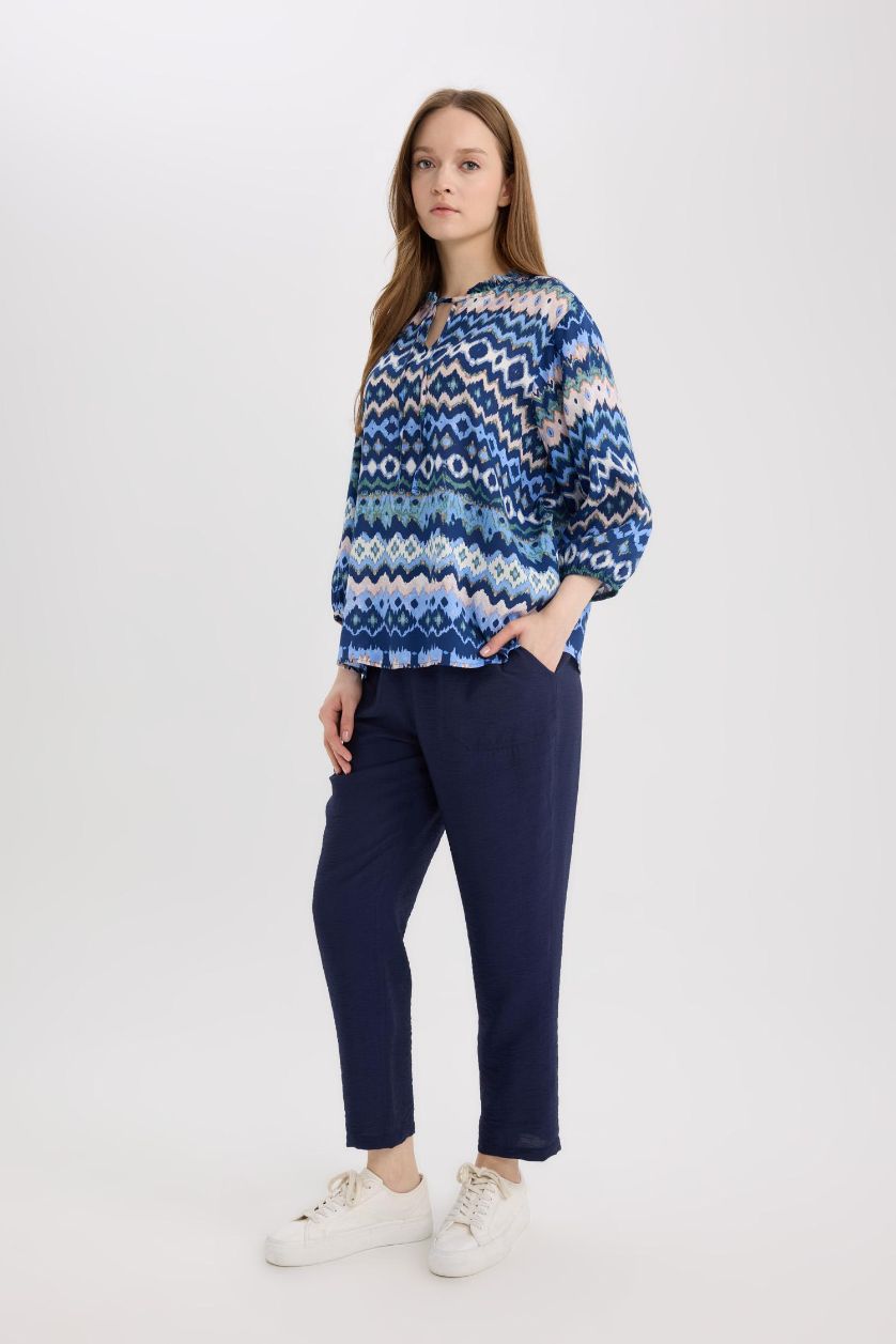 WOMAN NAVY Carrot Fit Regular Hem Trousers