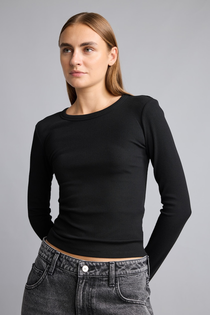 Women Black Slim Fit Camisole Long Sleeve T-Shirt