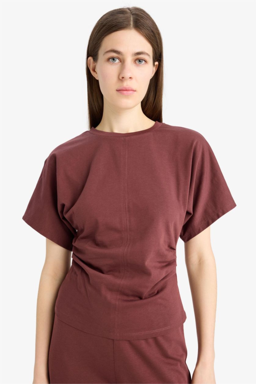 Kadın Bordo Slim Fit Dar Kesim Bisiklet Yaka Drapeli Premium Kısa Kollu Tişört