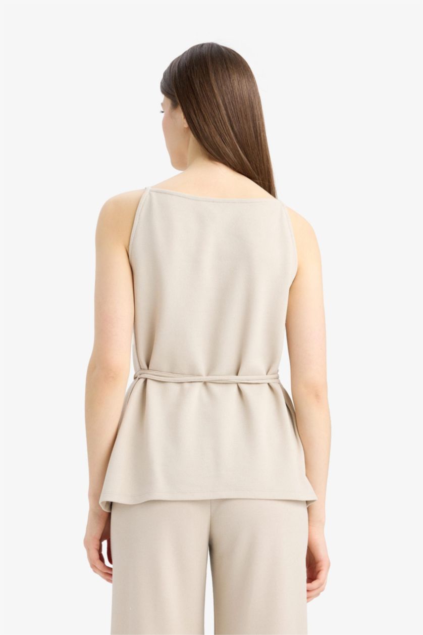 نساء اللون الرملي ديباردور قصة عادية برقبة قارب و حزام