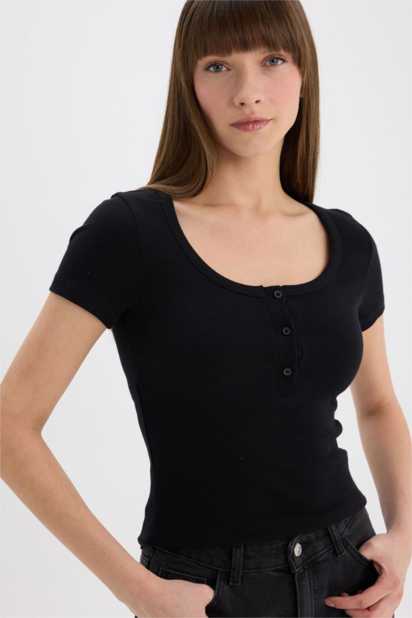 Kadın Siyah Slim Fit Dar Kesim Yuvarlak Yaka Basic Düz Fitilli Kaşkorse Kısa Kollu Siyah Tişört