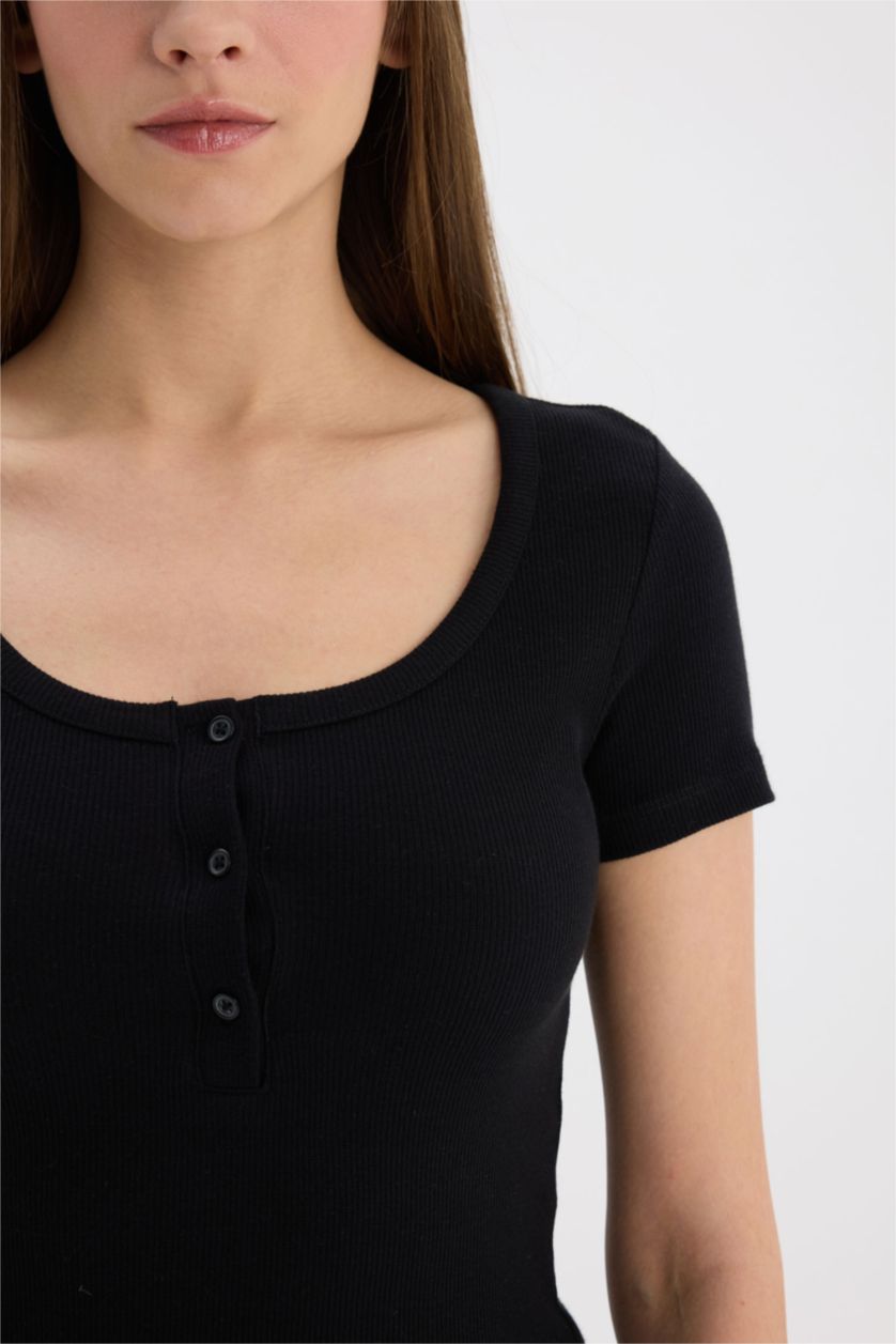 Kadın Siyah Slim Fit Dar Kesim Yuvarlak Yaka Basic Düz Fitilli Kaşkorse Kısa Kollu Siyah Tişört