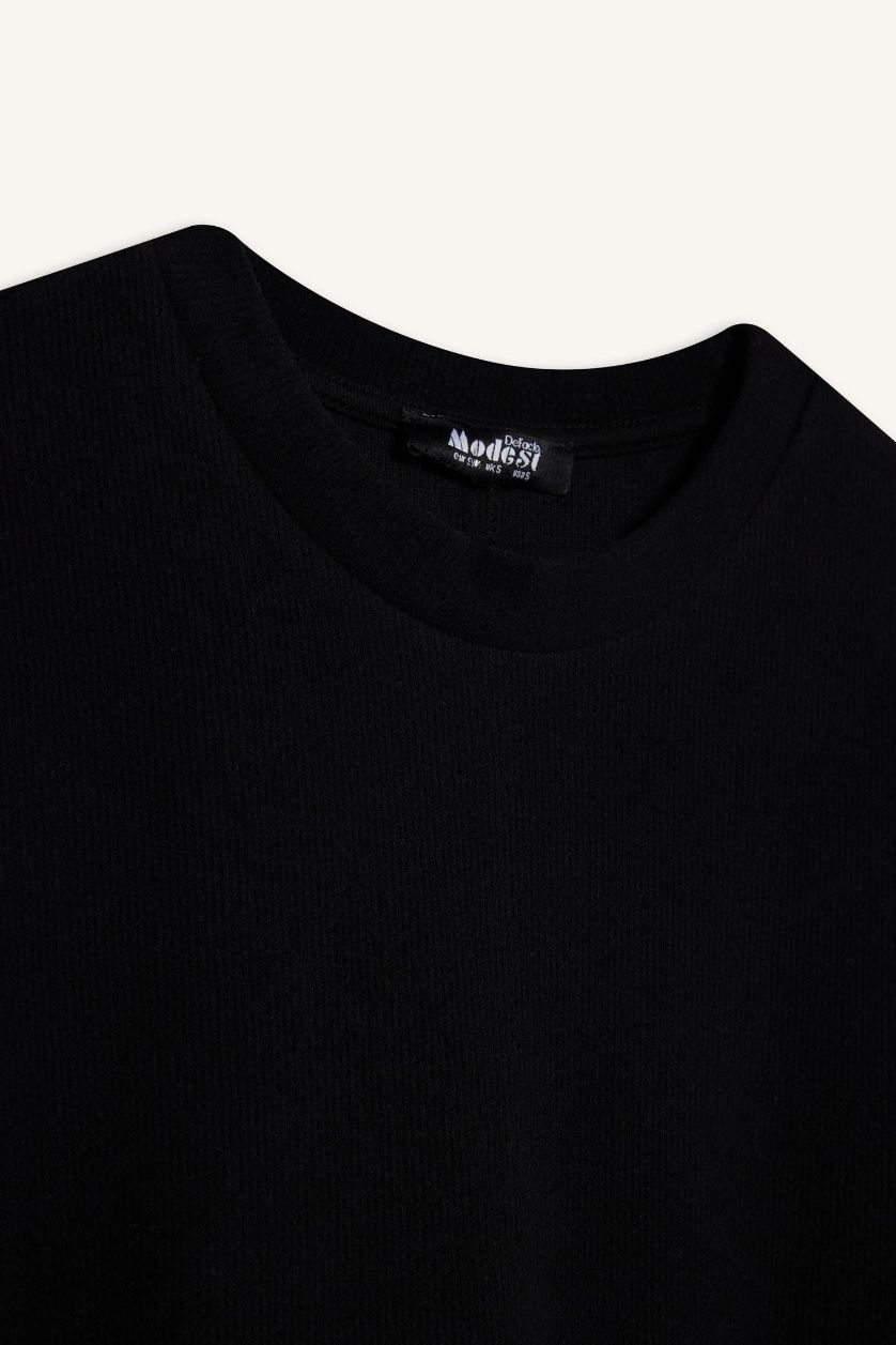 Kadın Siyah Regular Fit Bisiklet Yaka Uzun Kollu Kemerli Selanik Kumaş Maxi Tesettür Elbise