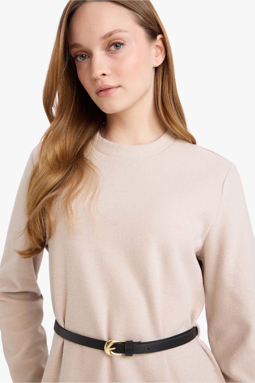 Kadın Doğal Bej Regular Fit Bisiklet Yaka Basic Düz Kemerli Uzun Kollu Selanik Kumaş Midi Elbise