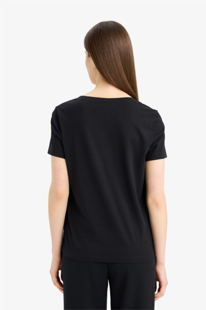 Kadın Siyah Regular Fıt V Yaka Basıc Düz Penye Kısa Kollu Tişört