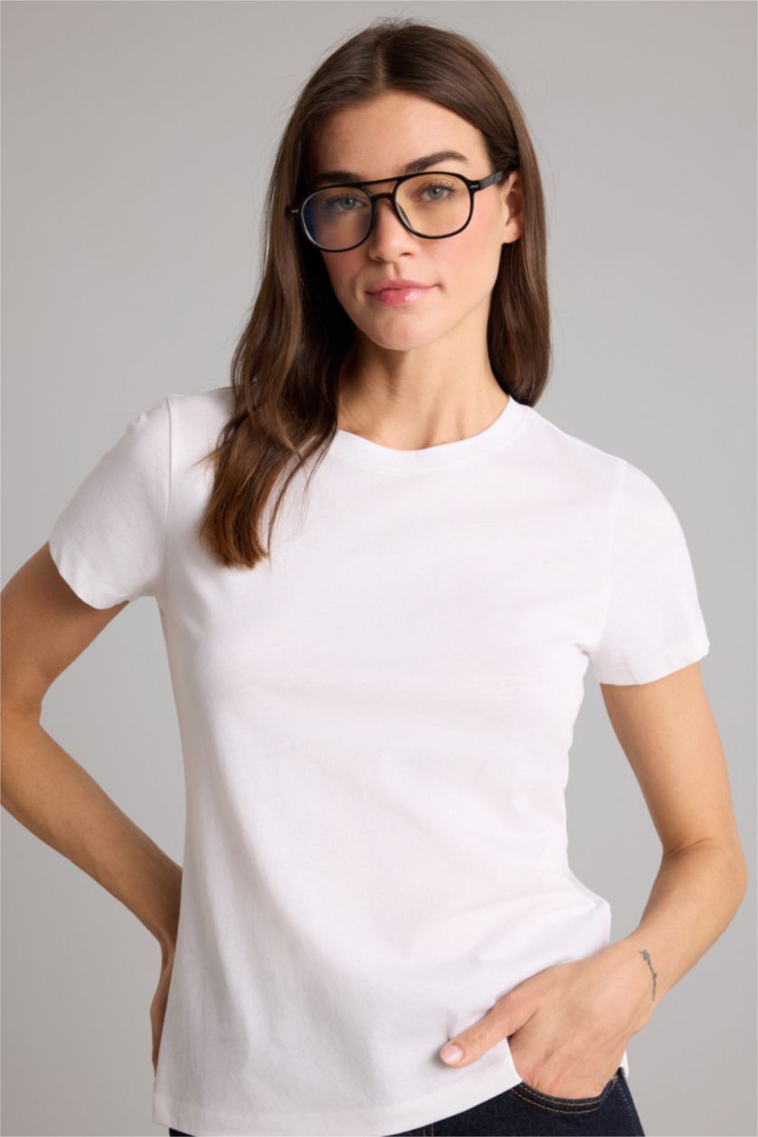 Әйелдерге ақ Woman Short Sleeve T-Shirt