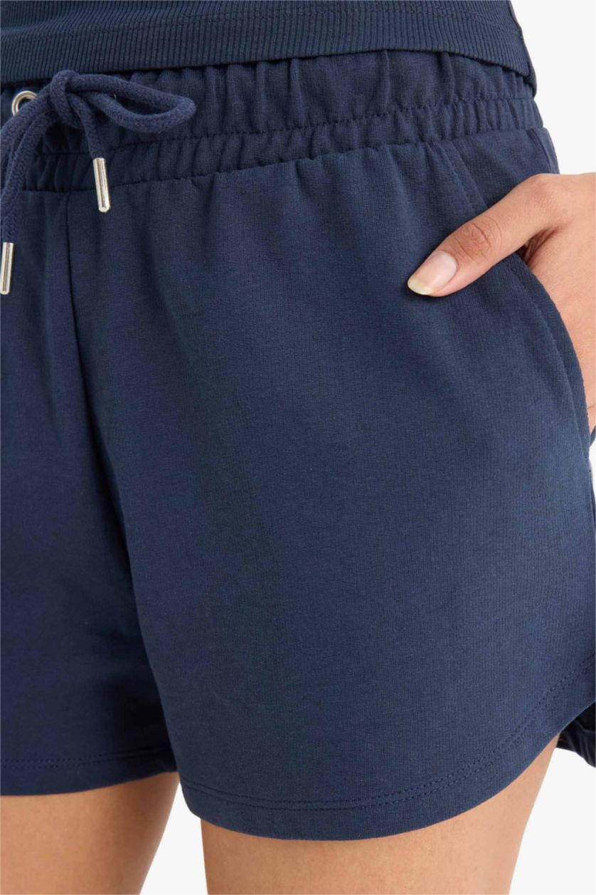 Kadın Lacivert Relax Fit Beli Bağcıklı Kısa Şort