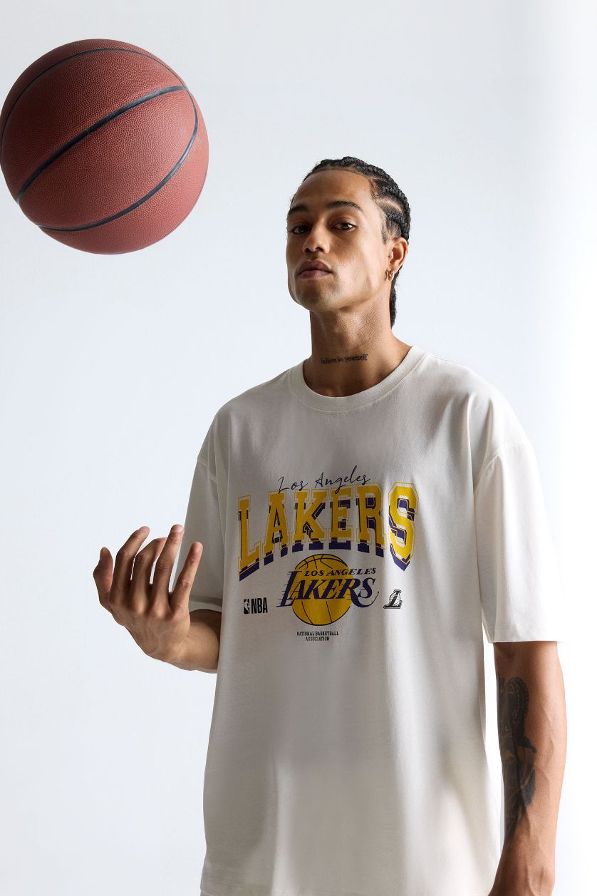 HOMME Écru T-shirt NBA Los Angeles Lakers oversize en coton à col rond