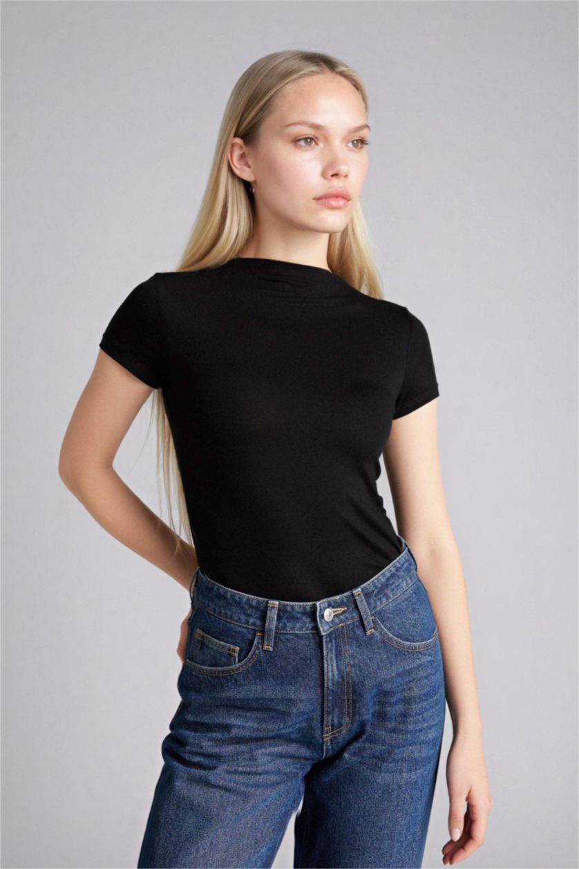 Woman Black Slim Fit Half Turtleneck T-Shirt