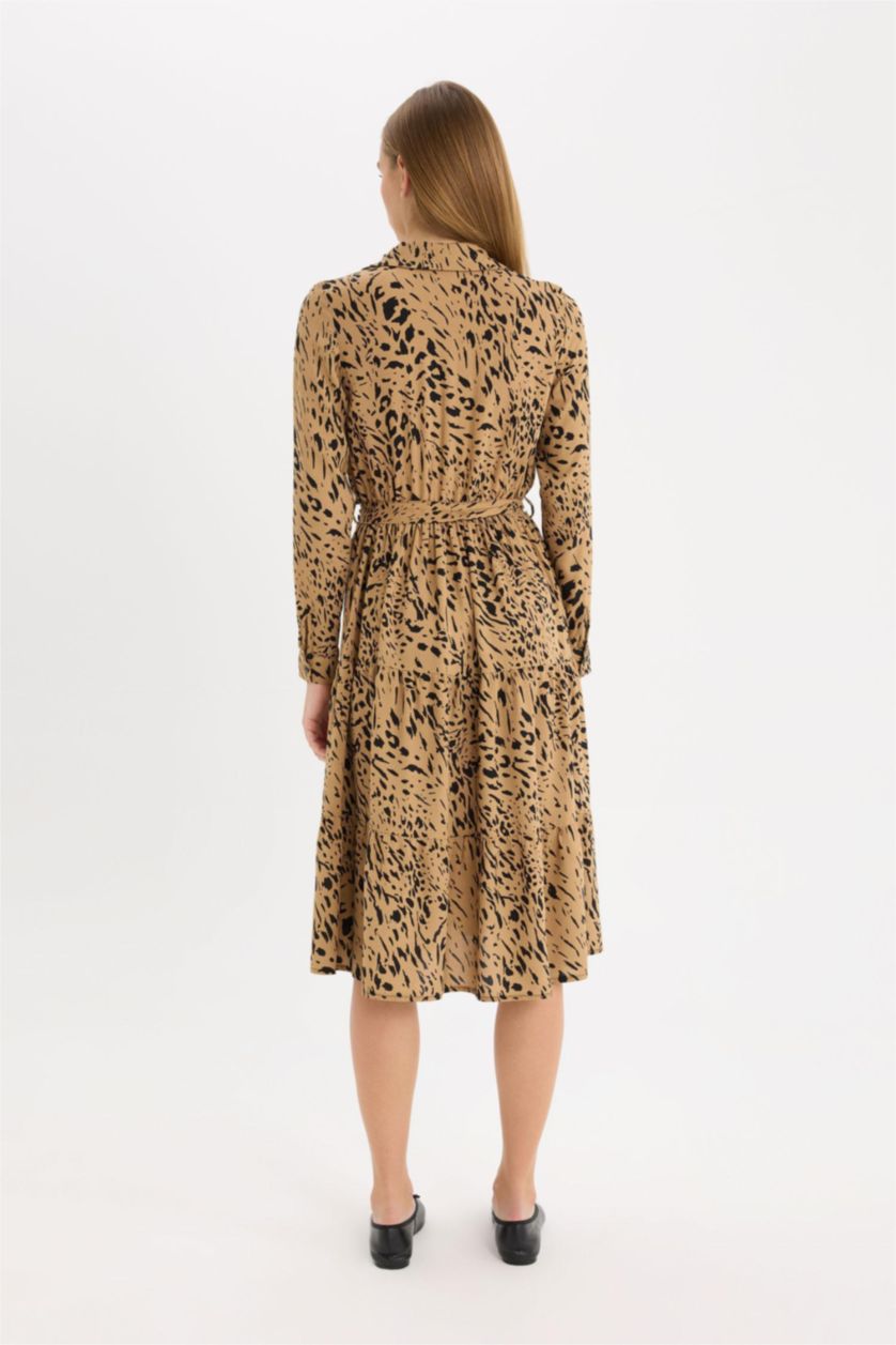 نساء بني فستان بأكمام طويلة ميدي بطبعة حيوانات بياقة قميص