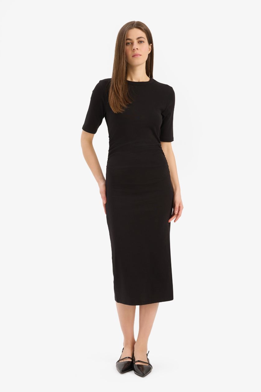 Kadın Siyah Bodycon Vücudu Saran Bisiklet Yaka Basic Düz Ribana Kısa Kollu Midi Elbise