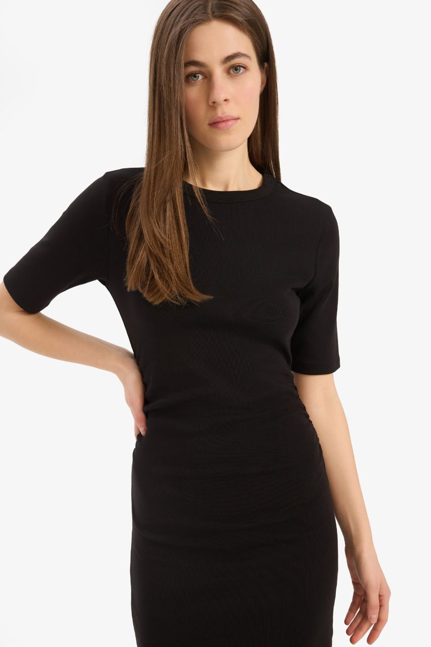 Kadın Siyah Bodycon Vücudu Saran Bisiklet Yaka Basic Düz Ribana Kısa Kollu Midi Elbise