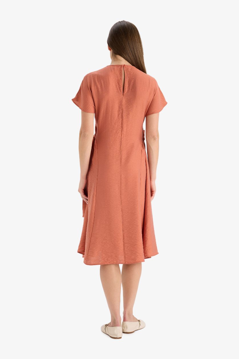 Kadın Kiremit Yuvarlak Yaka Yan Bağlama Detaylı Yarasa Kollu Midi Elbise