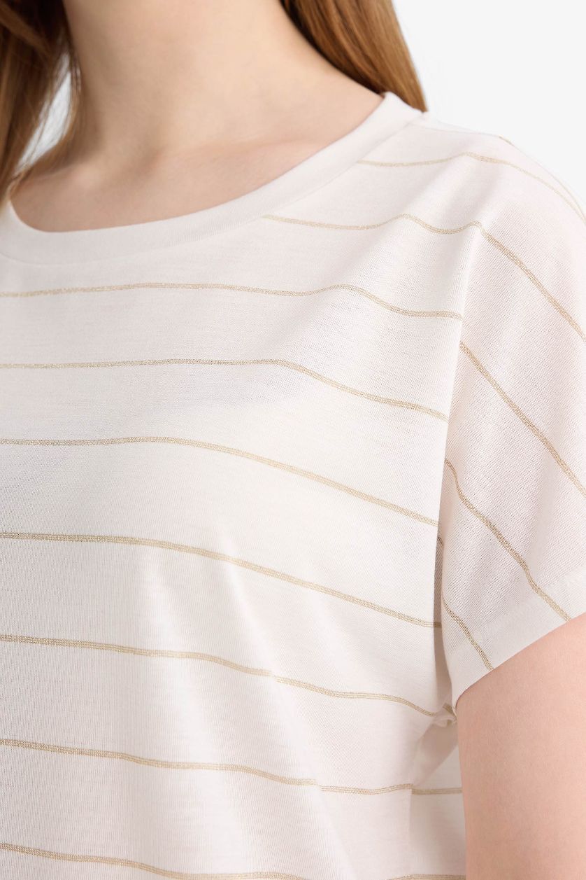 Woman Ecru Crew Neck Short Sleeve T-Shirt