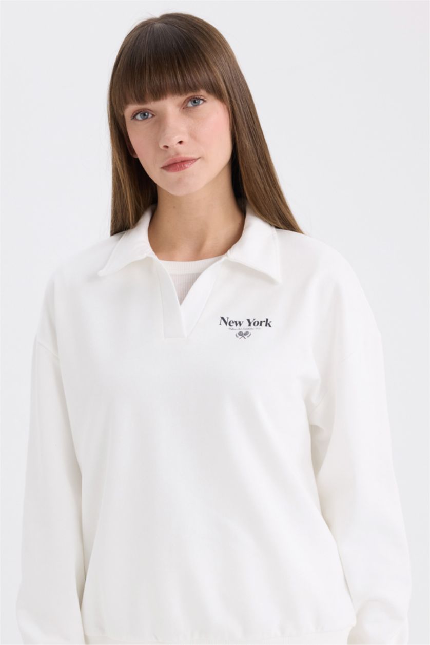 Kadın Ekru Relax Fit Polo Yaka Baskılı İnce Sweatshirt