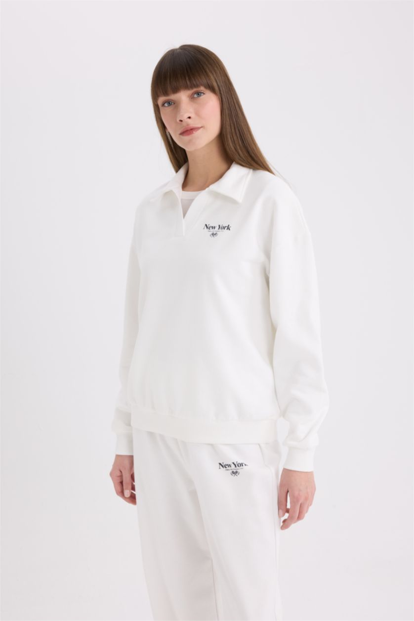 Kadın Ekru Relax Fit Polo Yaka Baskılı İnce Sweatshirt