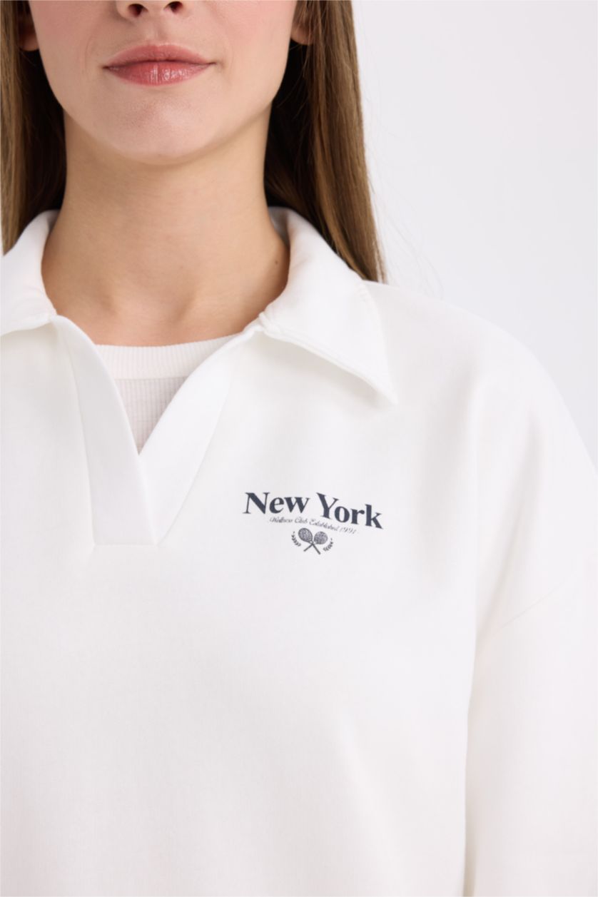 Kadın Ekru Relax Fit Polo Yaka Baskılı İnce Sweatshirt