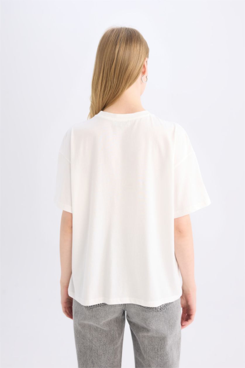 Kadın Kırık Beyaz Oversize Geniş Kalıp Atatürk Baskılı Kısa Kollu Tişört