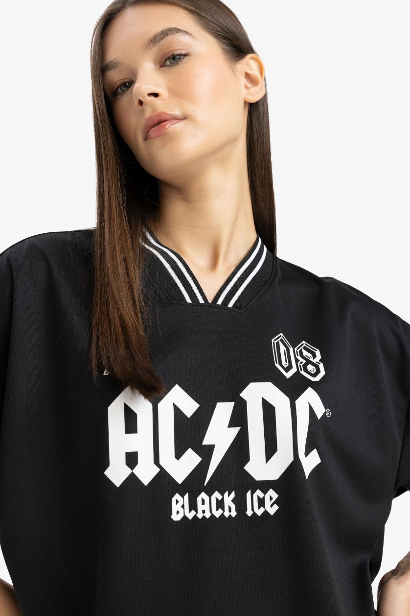 Kadın Siyah AC/DC Oversize Geniş Kalıp V Yaka Sırt Baskılı Kısa Kollu Tişört