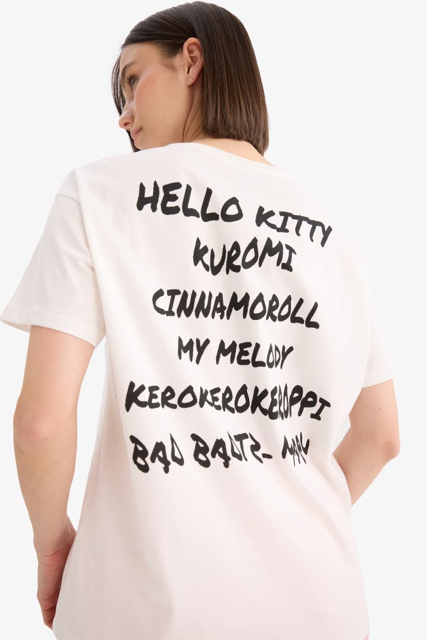 Kadın Kırık Beyaz Hello Kitty Oversize Geniş Kalıp Sırt Baskılı Kısa Kollu Tişört