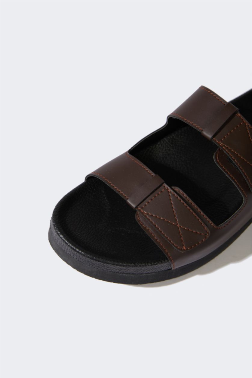 Erkek Kahve Erkek Düz Taban Çift Bantlı Suni Deri Terlik