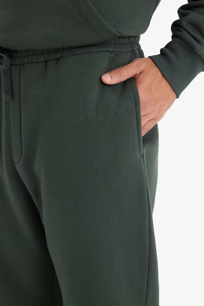 Erkek Koyu Yeşil Regular Fit Beli Bağcıklı Cepli Paçası Lastikli Şardonlu Basic Düz Jogger Eşofman Altı