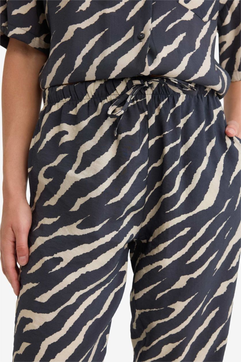 Kadın Siyah Carrot Fit Zebra Desenli Modal Kumaş Pantolon Çift Cepli Yüksek Bel Düz Paça