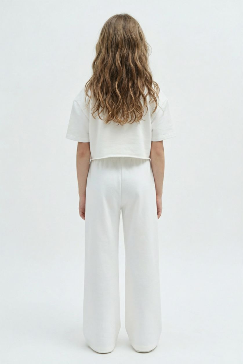 بنات بيج فاتح طقم بناتي بطلون بجامة رياضي وتيشيرت - قطعتين