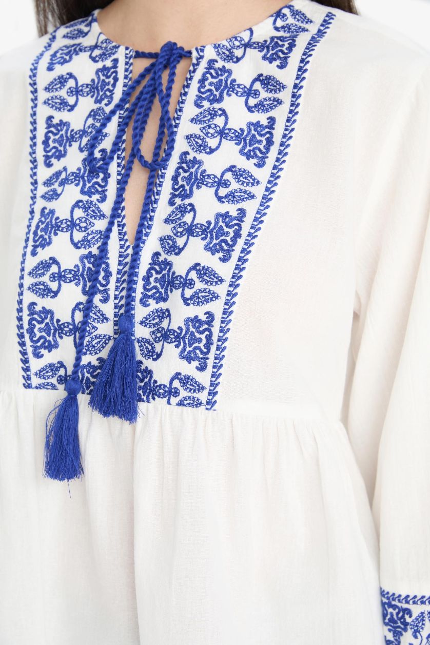 Woman Blue Regular Fit Crew Neck Long Sleeve Blouse