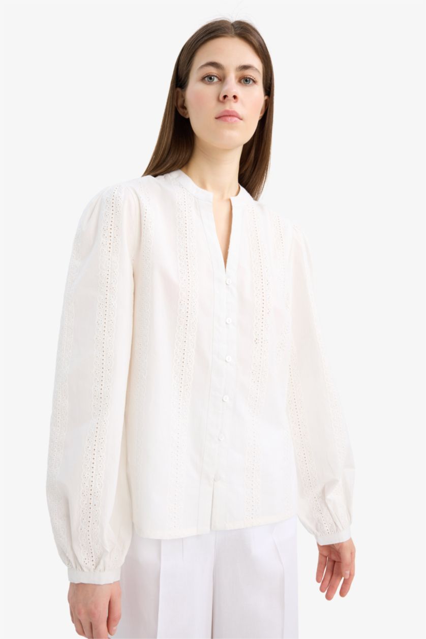 Woman White Fitted Crew Neck Embroidered Long Sleeve Shirt