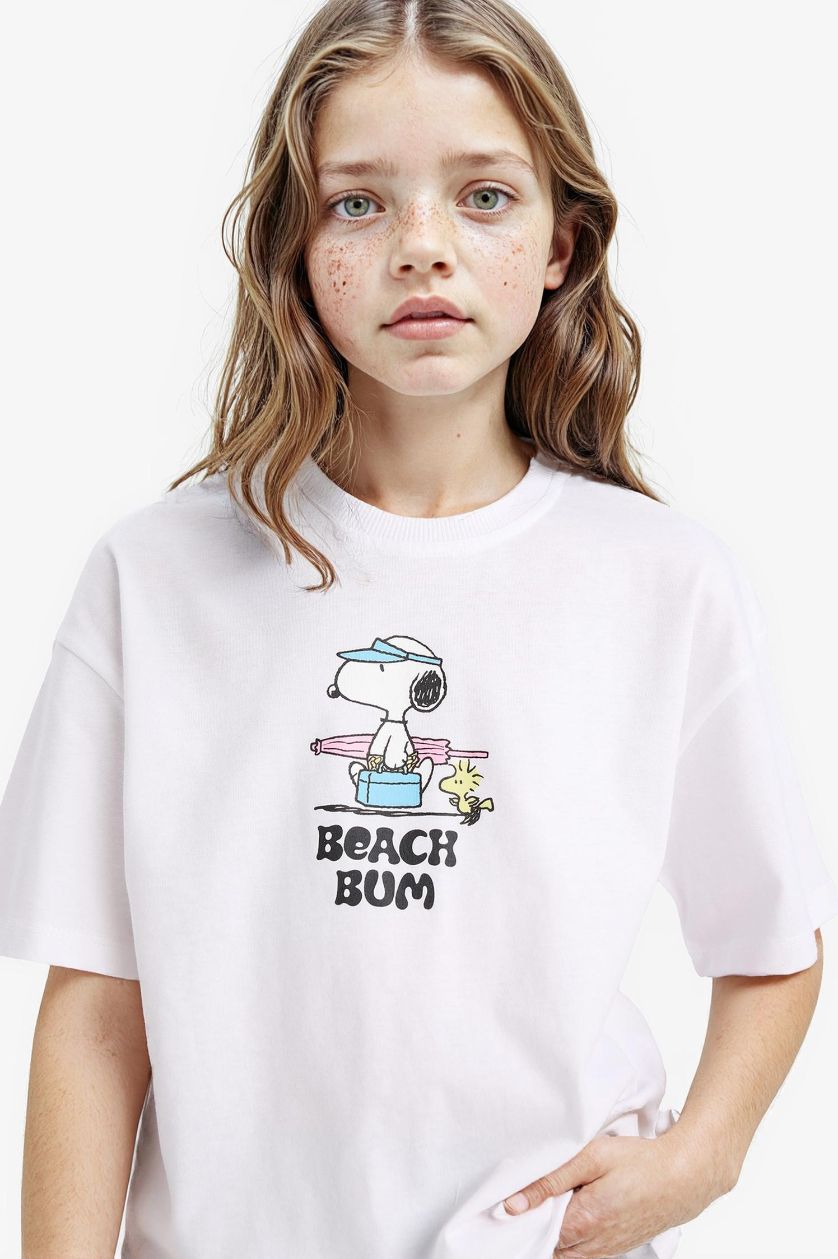 Kız Çocuk - Genç Kız Beyaz Snoopy Oversize Geniş Kalıp Bisiklet Yaka Sırt Baskılı Kısa Kollu Tişört Kız Çocuk