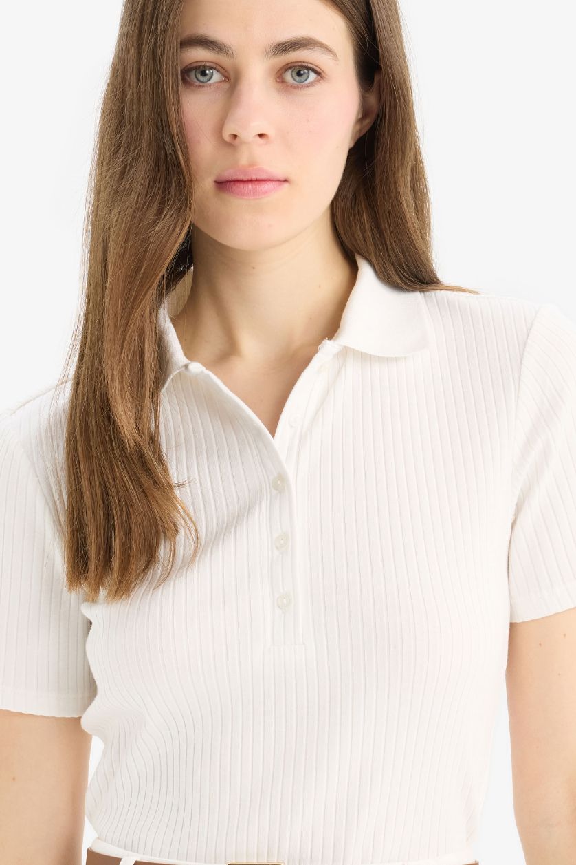 Kadın Ekru Slim Fit Dar Kesim Fitilli Kaşkorse Kısa Kollu Polo Beyaz Tişört