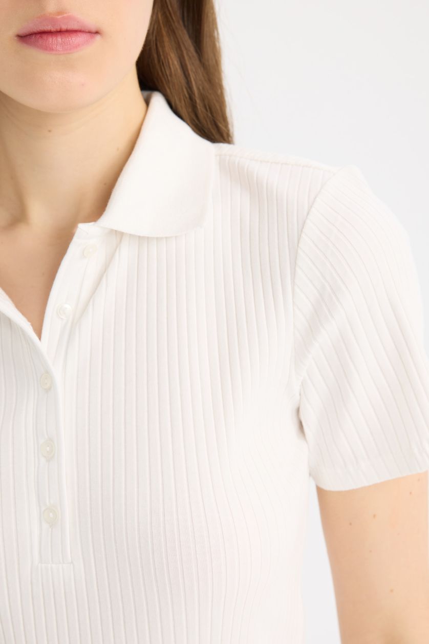 Kadın Ekru Slim Fit Dar Kesim Fitilli Kaşkorse Kısa Kollu Polo Beyaz Tişört