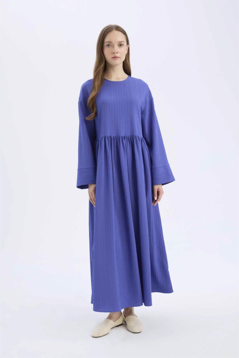 Kadın Saks Regular Fit Bisiklet Yaka Gofre Dokulu Uzun Kollu Maxi Elbise