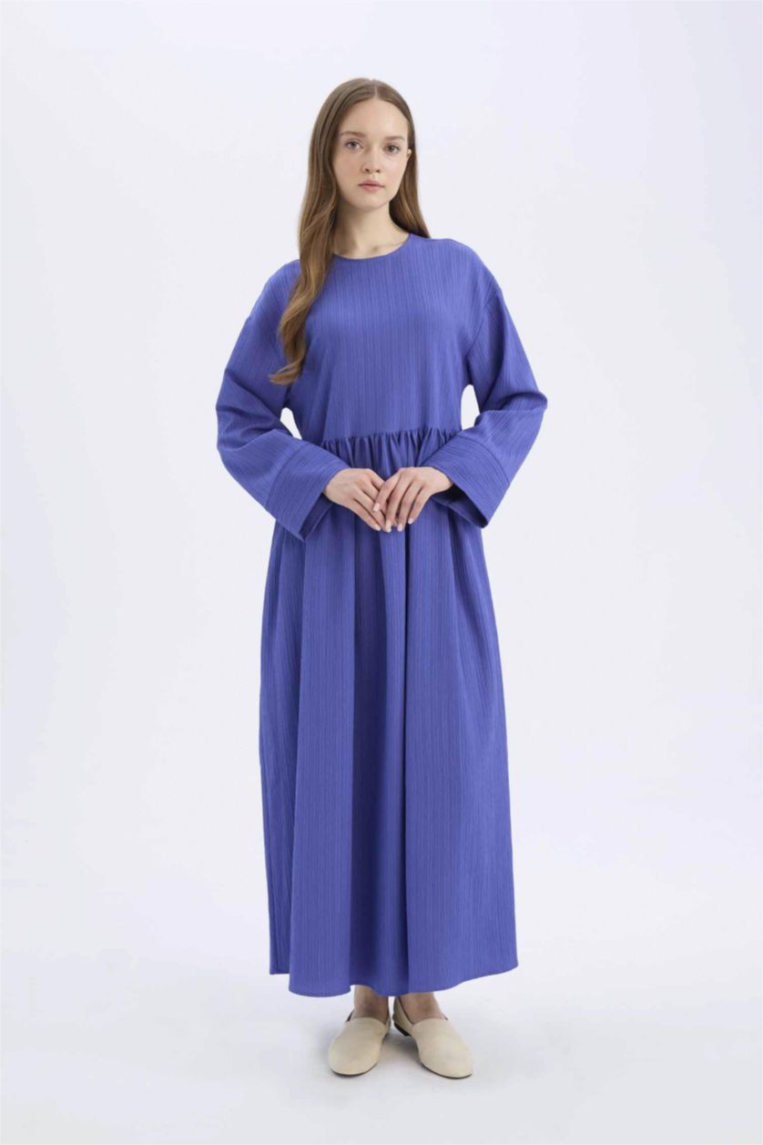 Kadın Saks Regular Fit Bisiklet Yaka Gofre Dokulu Uzun Kollu Maxi Elbise