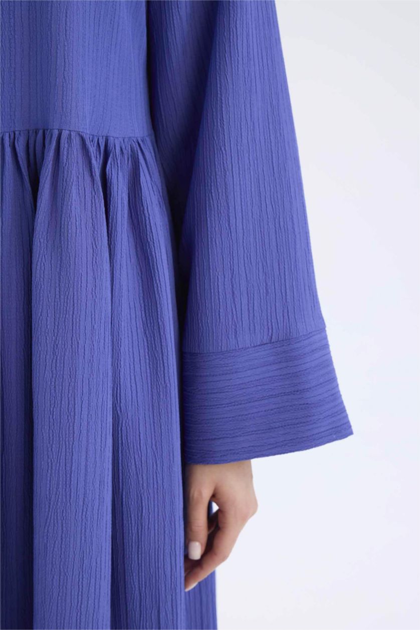 Kadın Saks Regular Fit Bisiklet Yaka Gofre Dokulu Uzun Kollu Maxi Elbise