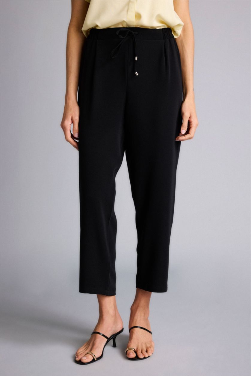 Kadın Siyah Carrot Fıt Yüksek Bel Düz Paça Krep Pantolon