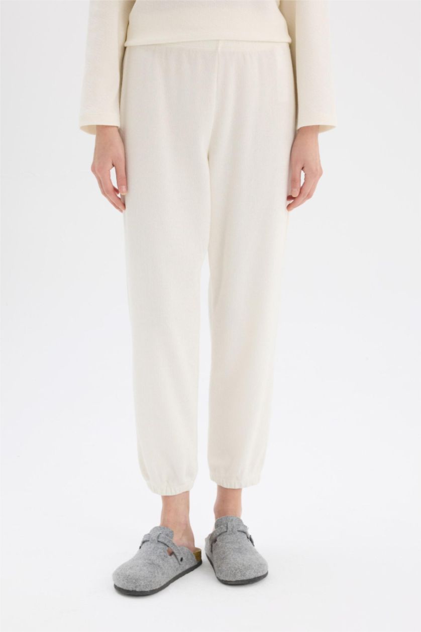 Kadın Ekru Pijama Takımı Velur Uzun Kollu Üst Beli Lastikli Uzun Alt